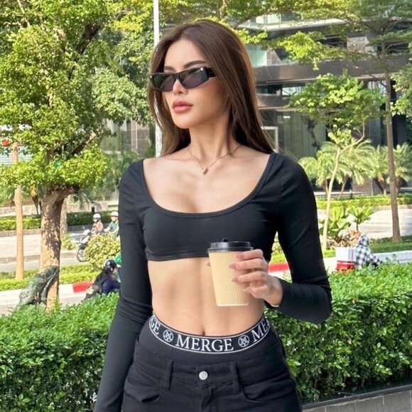 🕶️ New Givenchy GV40048F 78A Sunglasses - Shiny Lilac Frame, Grey Lenses - Picture 3 of 11